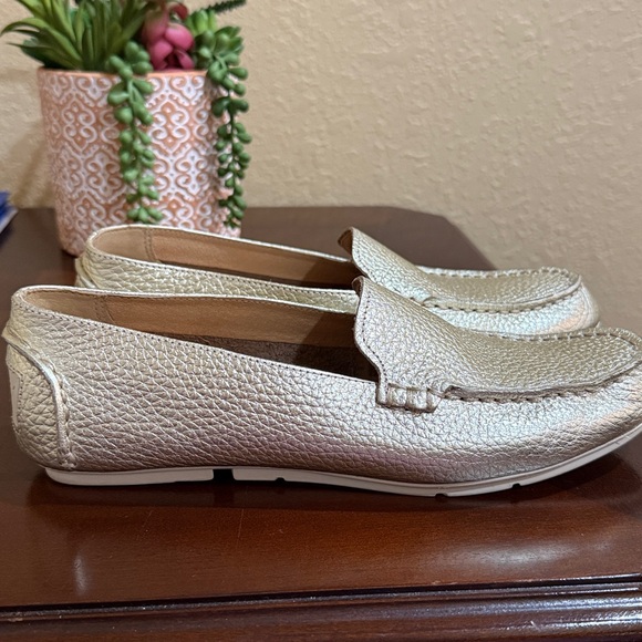 SPERRY BAY VIEW SLIP ON LEATHER LOAFER IN GOLD METALLIC WOMENS SIZE 7M - Picture 6 of 10
